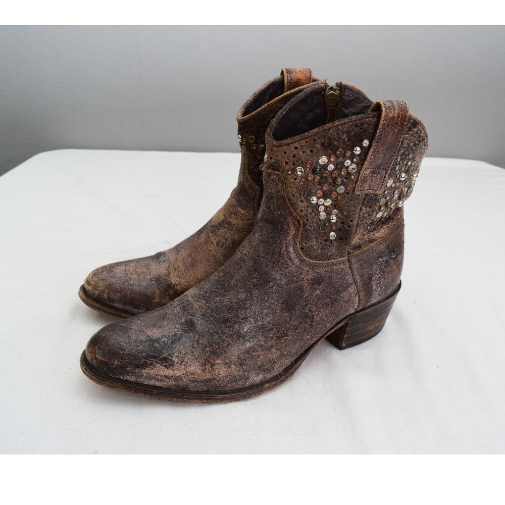 Frye Deborah Distressed Brown Leather Boots 7 Studded Accents Ankle Zip